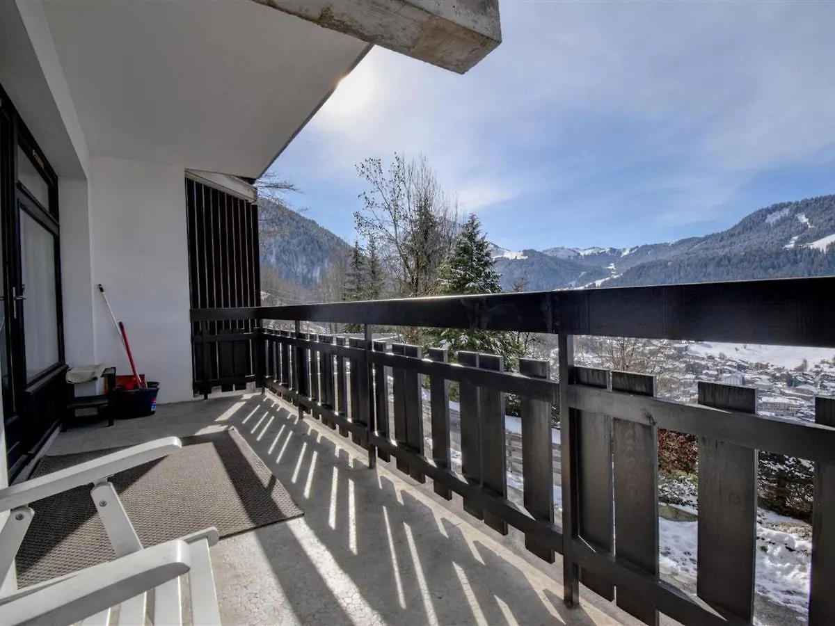 Charmant 2 Pieces Avec Piscine Et Parking, Proche Des Pistes A Morzine - Fr-1-524-75